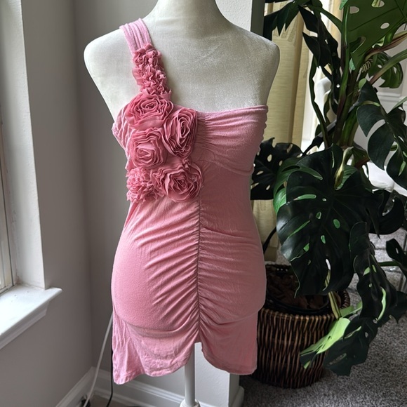 Wet Seal Pink Floral Ruched One Shoulder Top - Picture 1 of 4